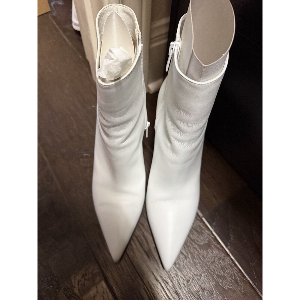 Authentic CHRISTIAN LOUBOUTIN So Kate Booty White Leather Ankle Boots, Size 40